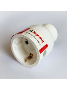 Гніздо Legrand штепсельне з заземленням 16A біле