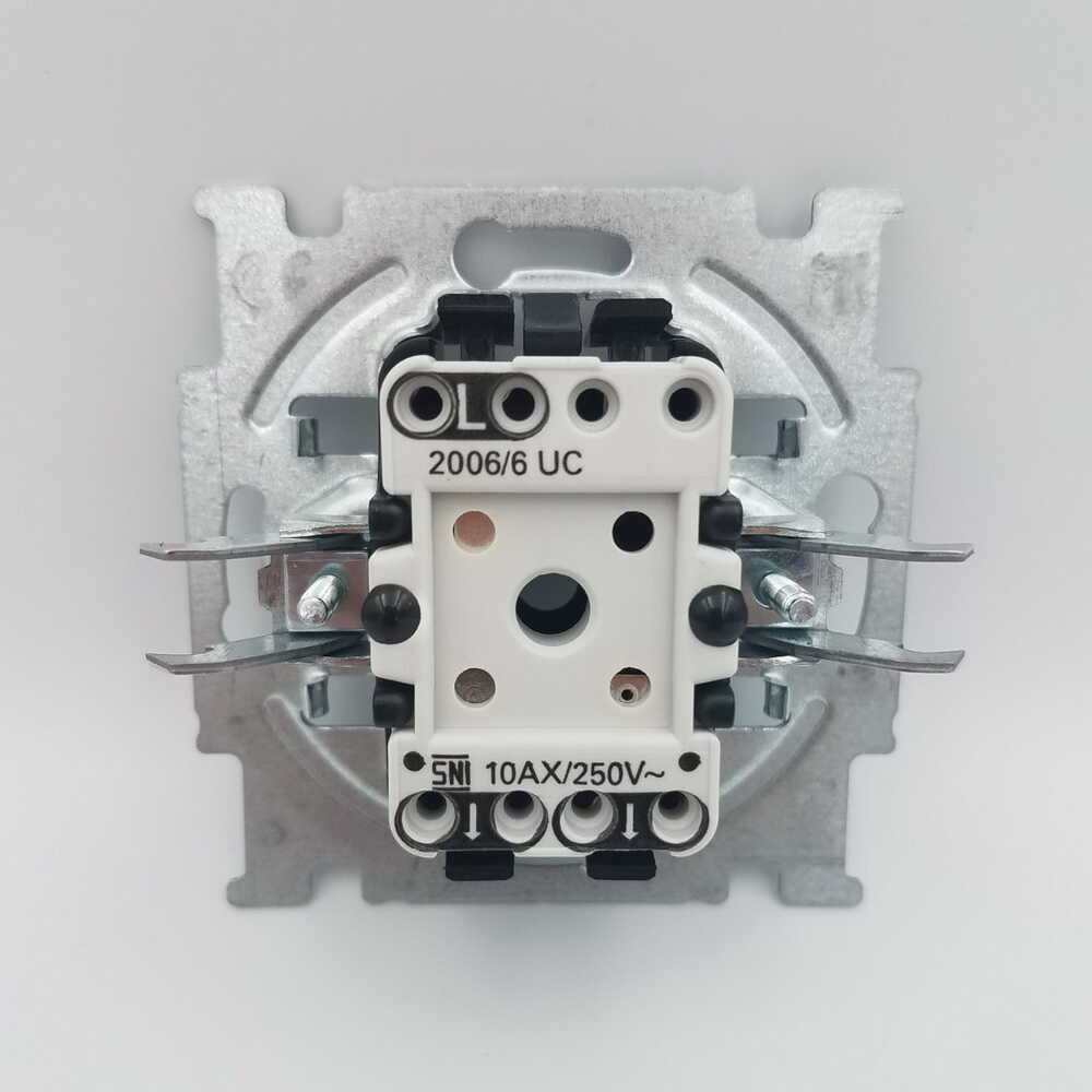 Вимикач ABB basic55 білий 1кл прохідний ( 2CKA001012A2142 )