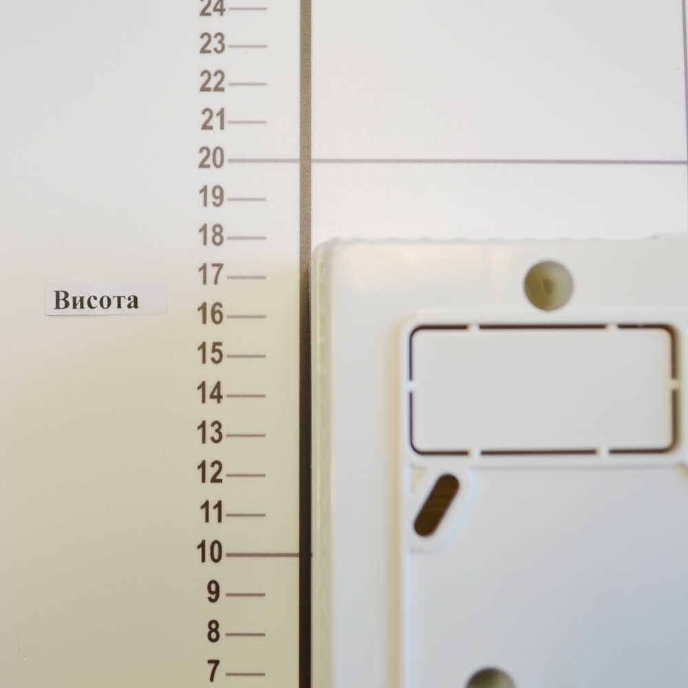 Бокс пластиковый VIKO на 8 модулей (внешний) ( 90912108 )