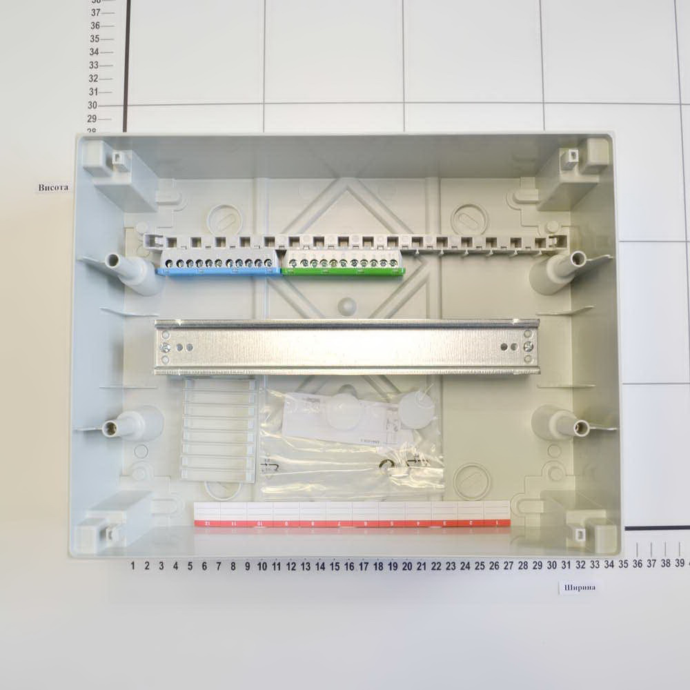 Бокс пластиковый АББ Mistral на 12 модулей внешний IP65 ( 1SLM006501A1202 )