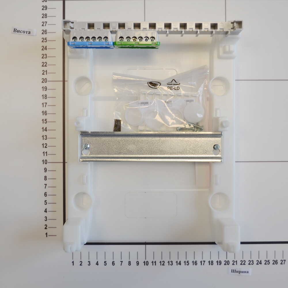 Бокс пластиковый АББ Mistral на 8 модулей внешний ( 1SPE007717F0321 )