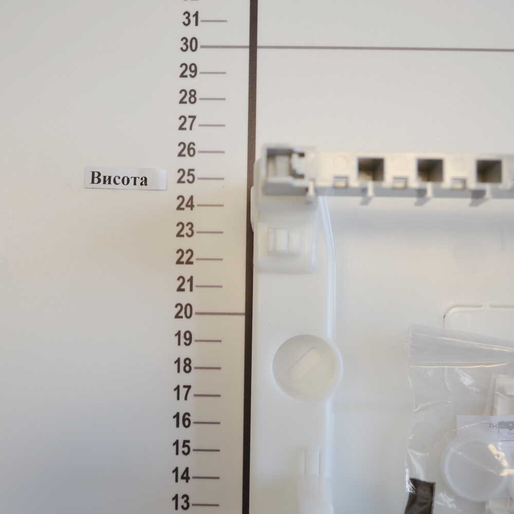 Бокс пластиковый АББ Mistral на 8 модулей внешний ( 1SPE007717F0321 )