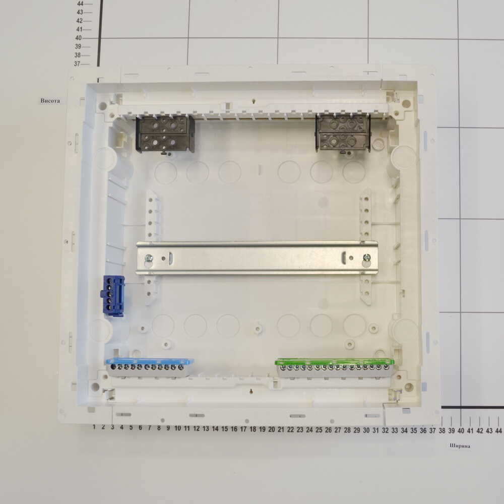Бокс пластиковый AББ UK612E2 на 12 модулей внутренний с клеммами  ( 2CPX077840R9999 )