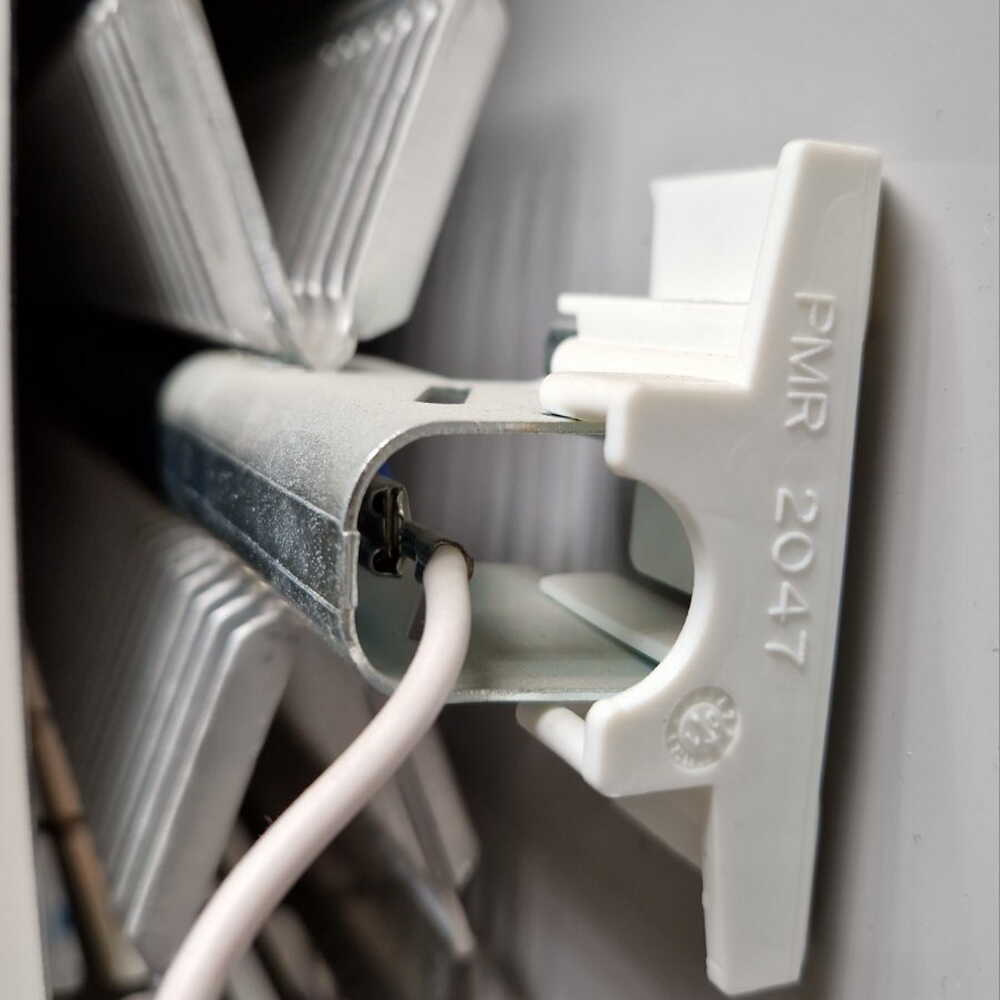 Конвектор электрический Ensto механический 1500W Beta ( EPHBM15P ) Конвектор электрический Ensto механический 1500W Beta ( EPHBM15P )