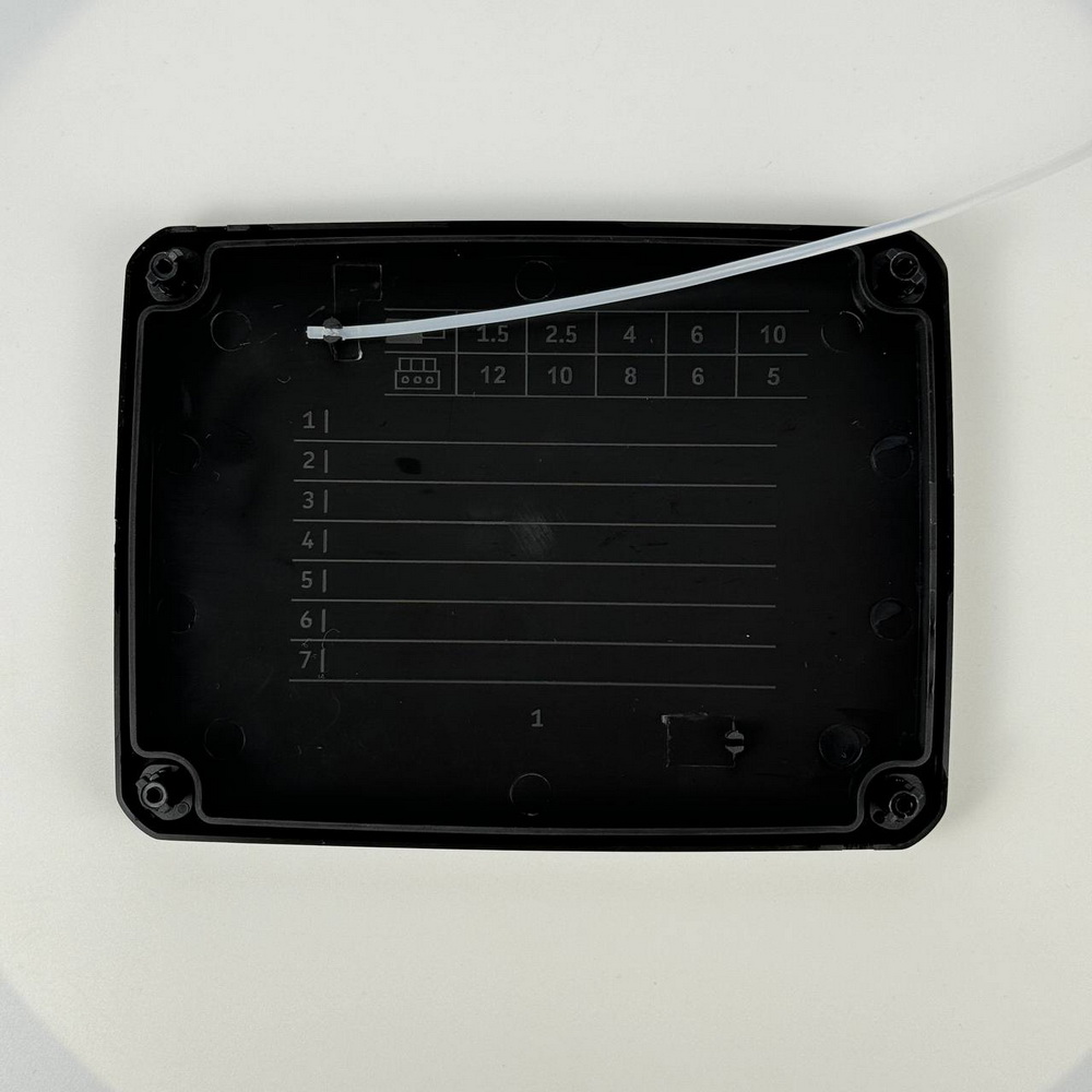 Коробка розподільча СКІМ K160B 163х123х68 чорна IP66 ( B1102013 ) Коробка розподільча СКІМ K160B 163х123х68 чорна IP66 ( B1102013 )