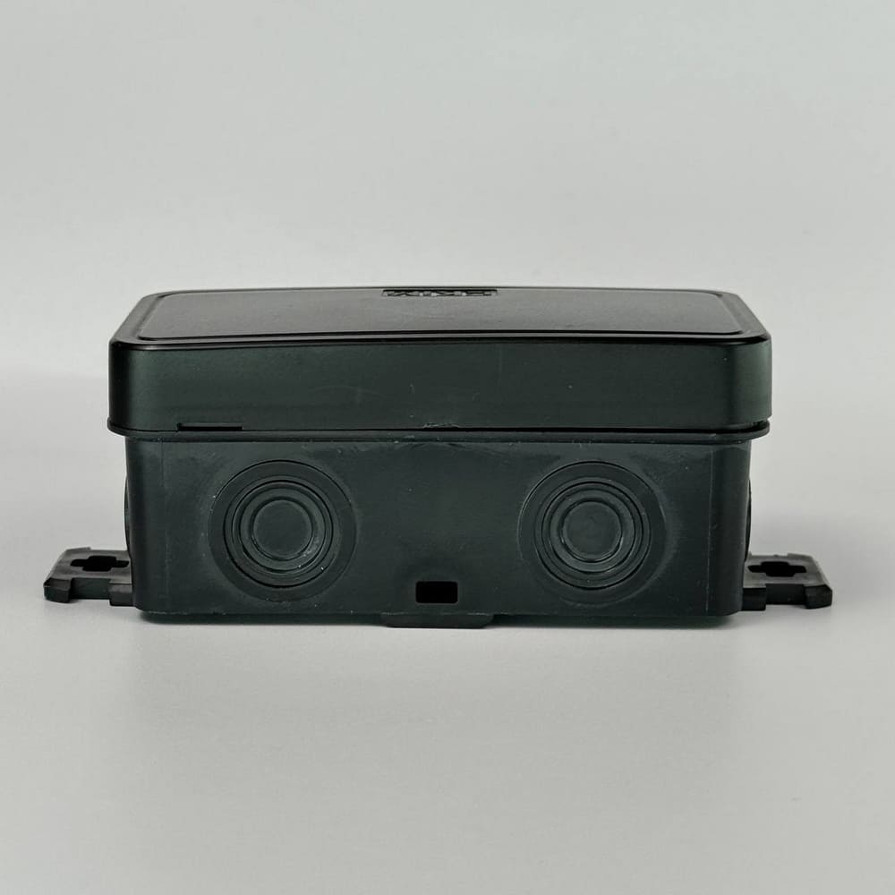 Коробка розподільча СКІМ K45B 85х43х39 чорна IP44 ( B1102005 ) Коробка розподільча СКІМ K45B 85х43х39 чорна IP44 ( B1102005 )