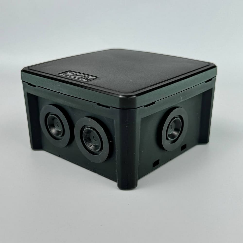 Коробка розподільча СКІМ K85B 88х88х52 чорна IP65 ( B1102007 ) Коробка розподільча СКІМ K85B 88х88х52 чорна IP65 ( B1102007 )