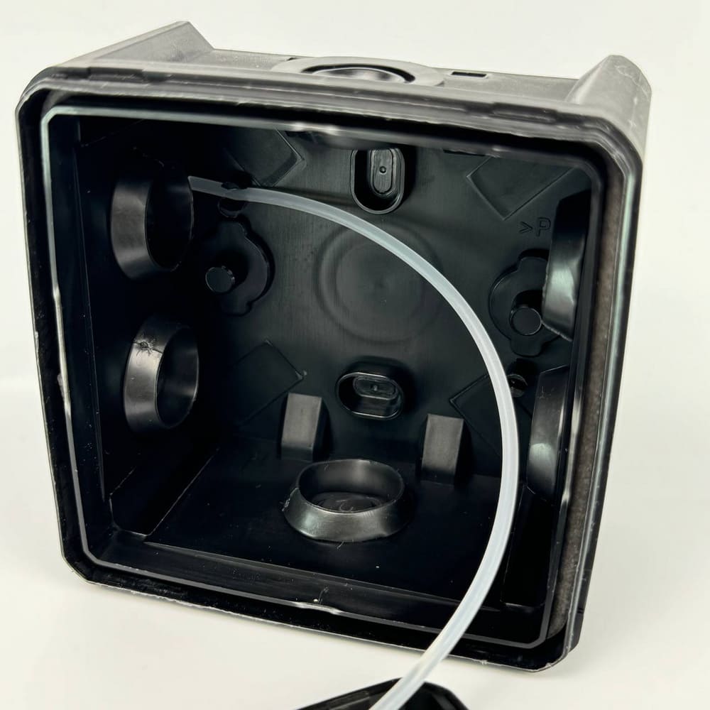 Коробка розподільча СКІМ K85B 88х88х52 чорна IP65 ( B1102007 ) Коробка розподільча СКІМ K85B 88х88х52 чорна IP65 ( B1102007 )