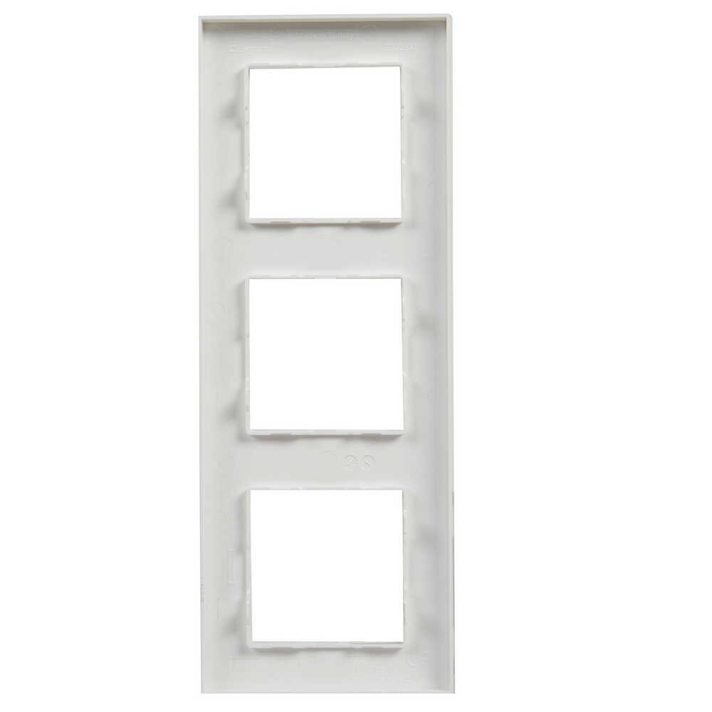 Рамка Niloe Step біла 3-на ( 863193 ) Рамка Niloe Step біла 3-на ( 863193 )