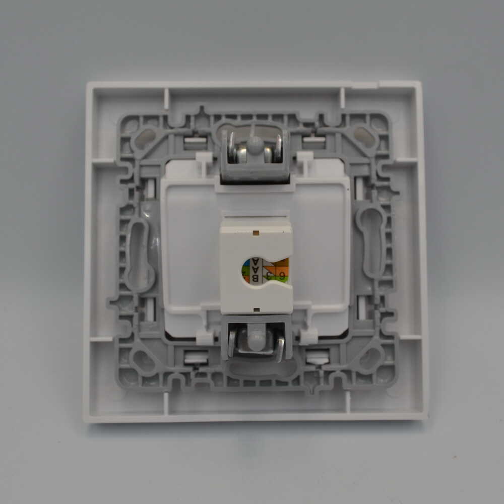 Розетка Nilson Moda белая компьютерная CAT6e RJ45 ( 21112045 )