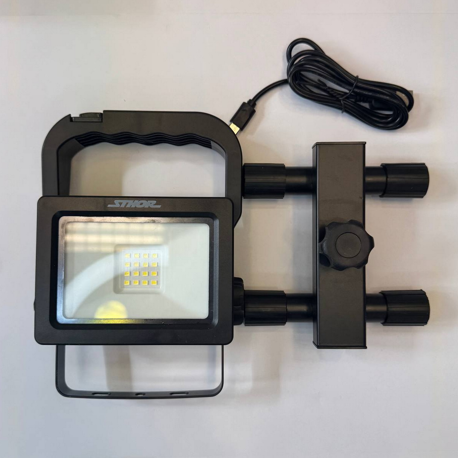 Прожектор переносний STHOR 10W 1000Lm 2200 mAh ( 82881 ) Прожектор переносний STHOR 10W 1000Lm 2200 mAh ( 82881 )