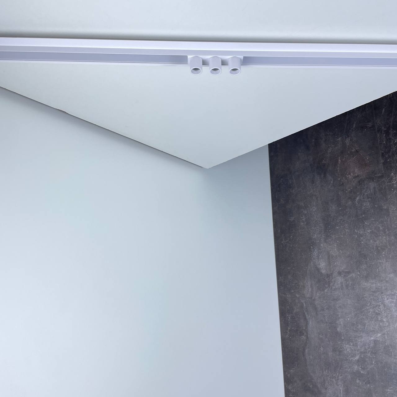 Магнитный трековый светильник UST-M 12W 4000K 48V IP20 черный Violux ( 320106 ) Магнитный трековый светильник UST-M 12W 4000K 48V IP20 черный Violux ( 320106 )