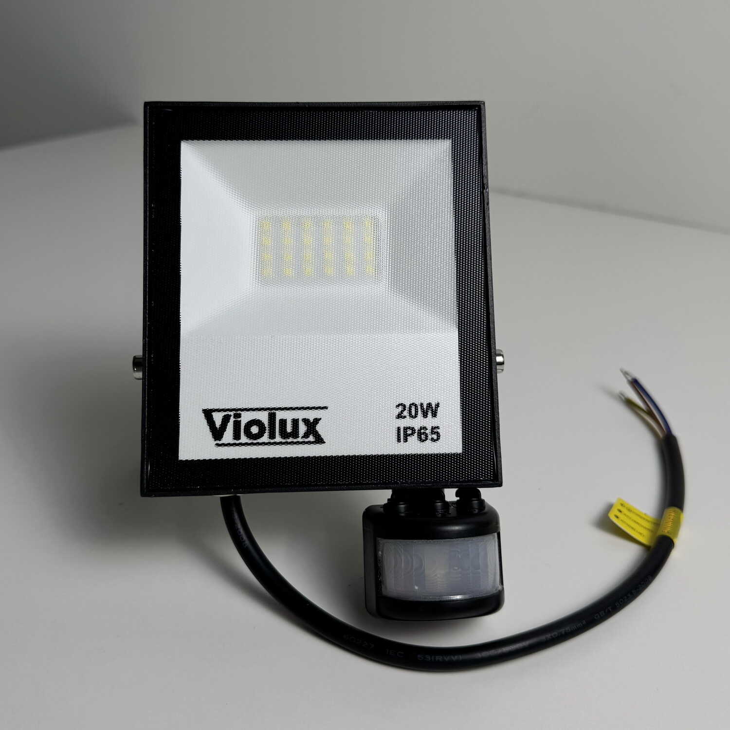 Прожектор LED Violux NORD-S 20W SMD 6000K 1700lm IP65 с датчиком движения ( 400062 ) Прожектор LED Violux NORD-S 20W SMD 6000K 1700lm IP65 с датчиком движения ( 400062 )