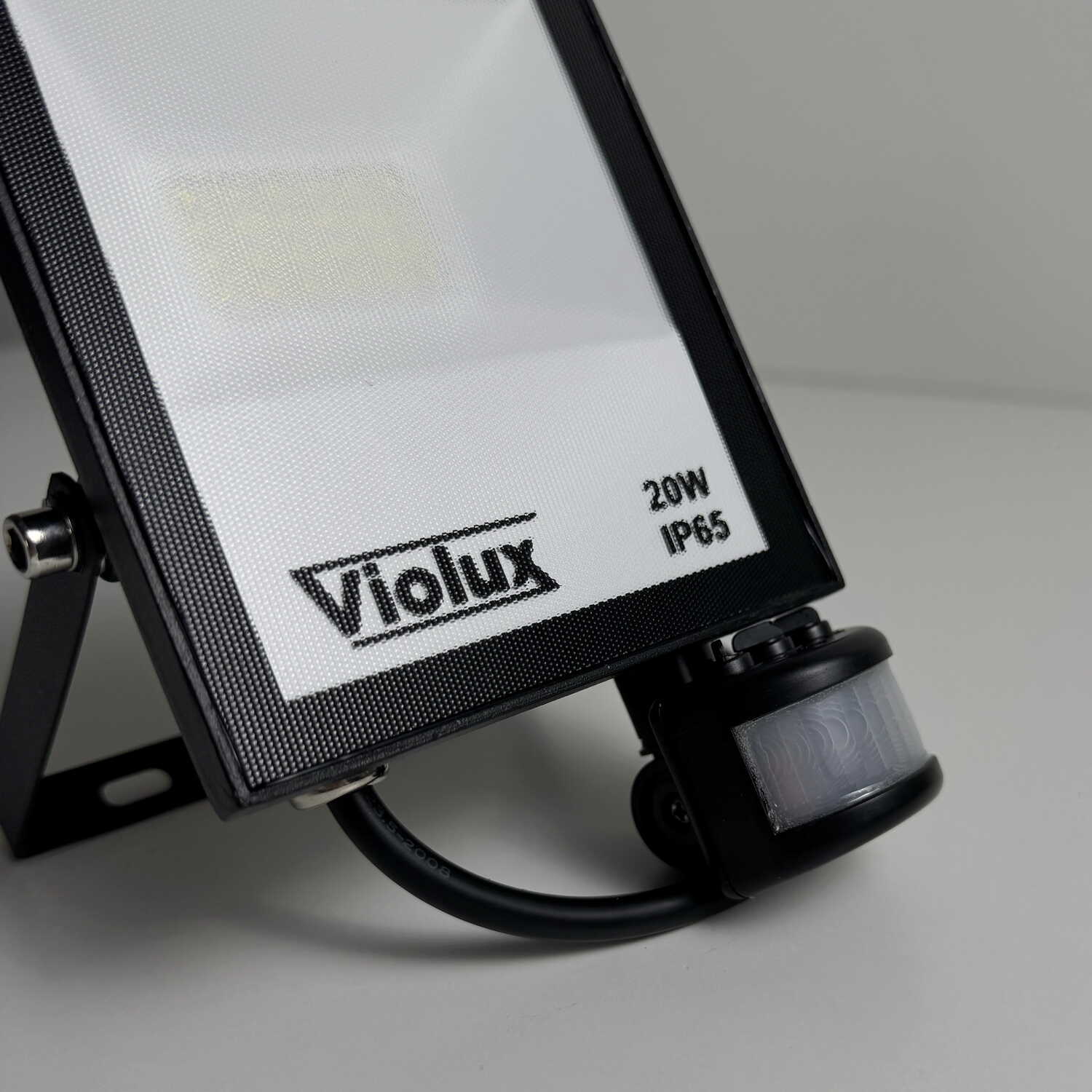 Прожектор LED Violux NORD-S 20W SMD 6000K 1700lm IP65 с датчиком движения ( 400062 ) Прожектор LED Violux NORD-S 20W SMD 6000K 1700lm IP65 с датчиком движения ( 400062 )