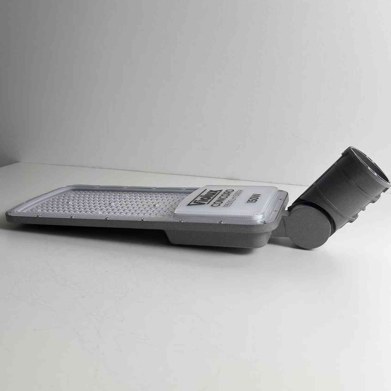 Светильник уличный VIOLUX CONCORD 150W 19500Lm 5000К IP65 ( 430352 ) Светильник уличный VIOLUX CONCORD 150W 19500Lm 5000К IP65 ( 430352 )