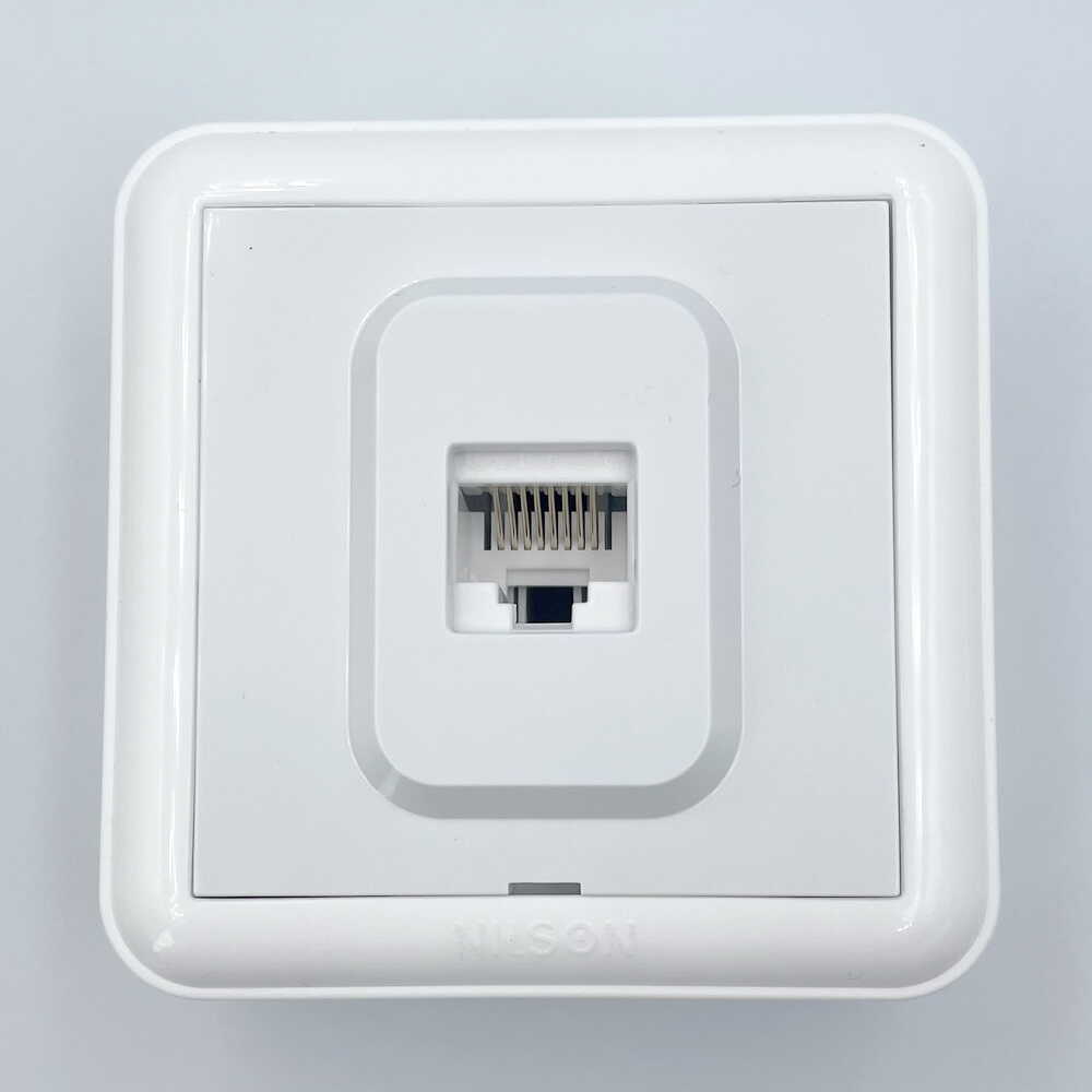 Розетка Nilson Unique біла комп'ютерна CAT5e RJ45 ( 28111044 ) Розетка Nilson Unique біла комп'ютерна CAT5e RJ45 ( 28111044 )
