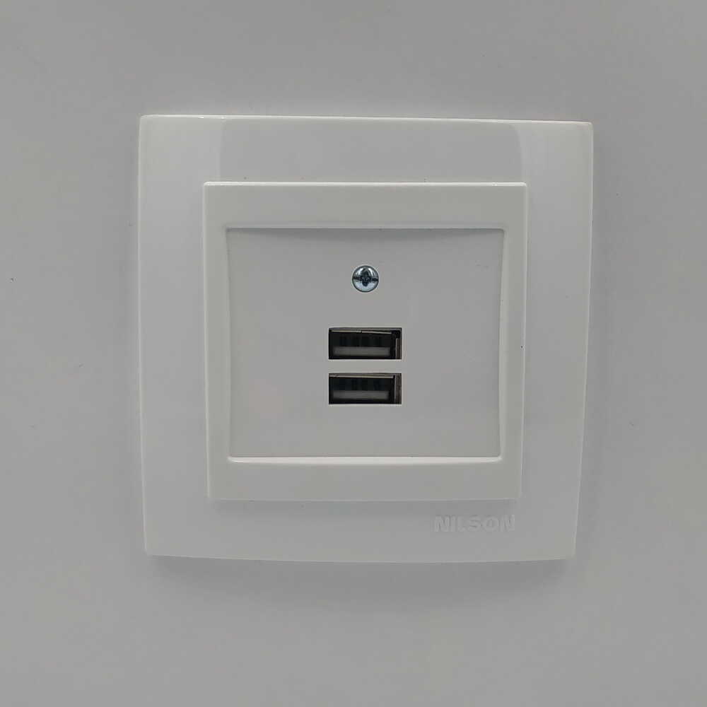 Розетка Nilson Touran біла 2-на USB ( 24111081 )
