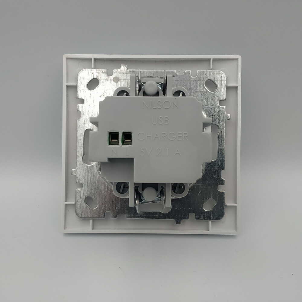 Розетка Nilson Touran біла 2-на USB ( 24111081 )