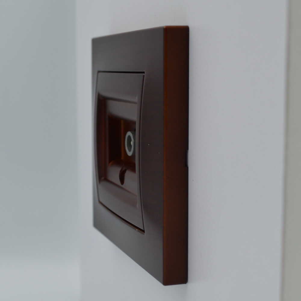 Розетка ELBI ZENA Woodline червоне дерево TV без рамки ( 609-012900-273 )