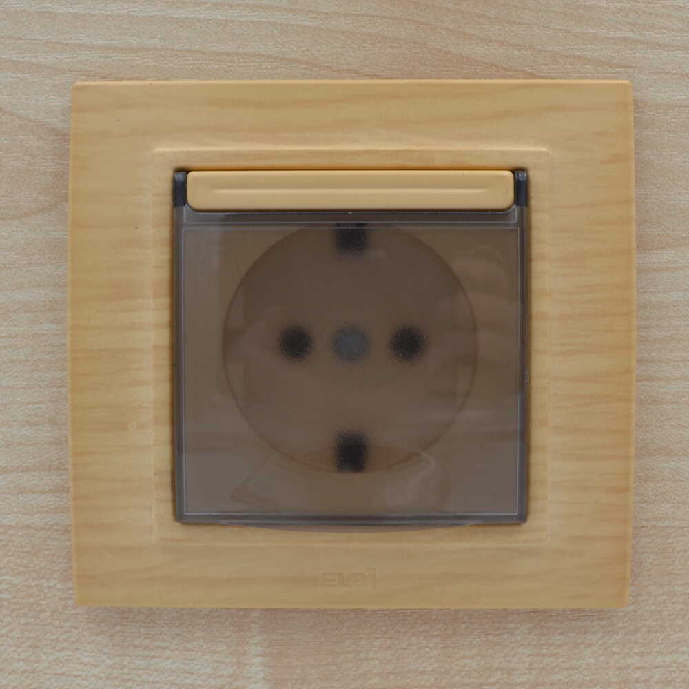Розетка ELBI ZENA Woodline клен 1-на з заземленням з кришкою з рамкою ( 500-012700-218 )