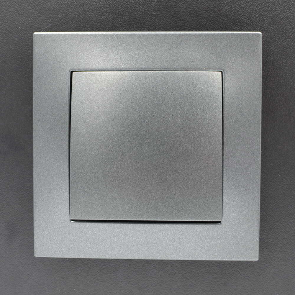 Вимикач ELBI ZENA Silverline чорний металік 1кл без рамки ( 609-011100-200 ) Вимикач ELBI ZENA Silverline чорний металік 1кл без рамки ( 609-011100-200 )