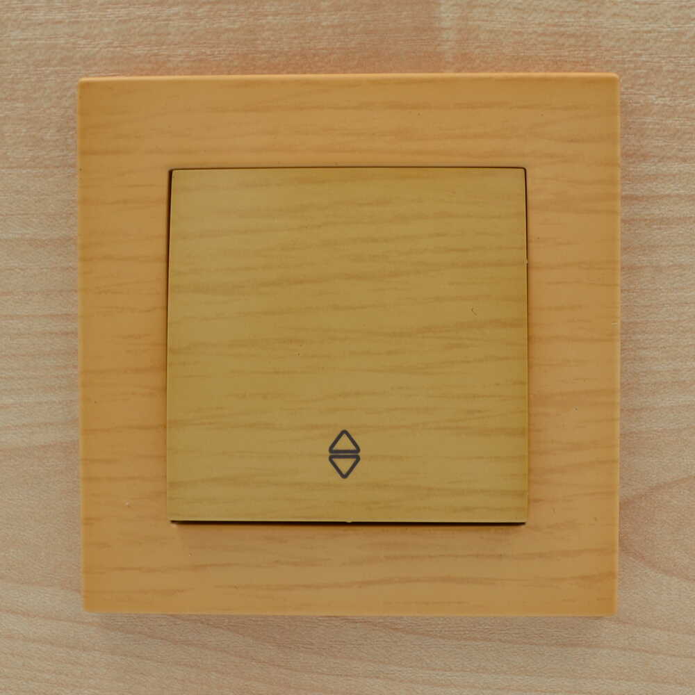 Вимикач ELBI ZENA Woodline клен 1кл прохідний без рамки ( 609-012700-209 )