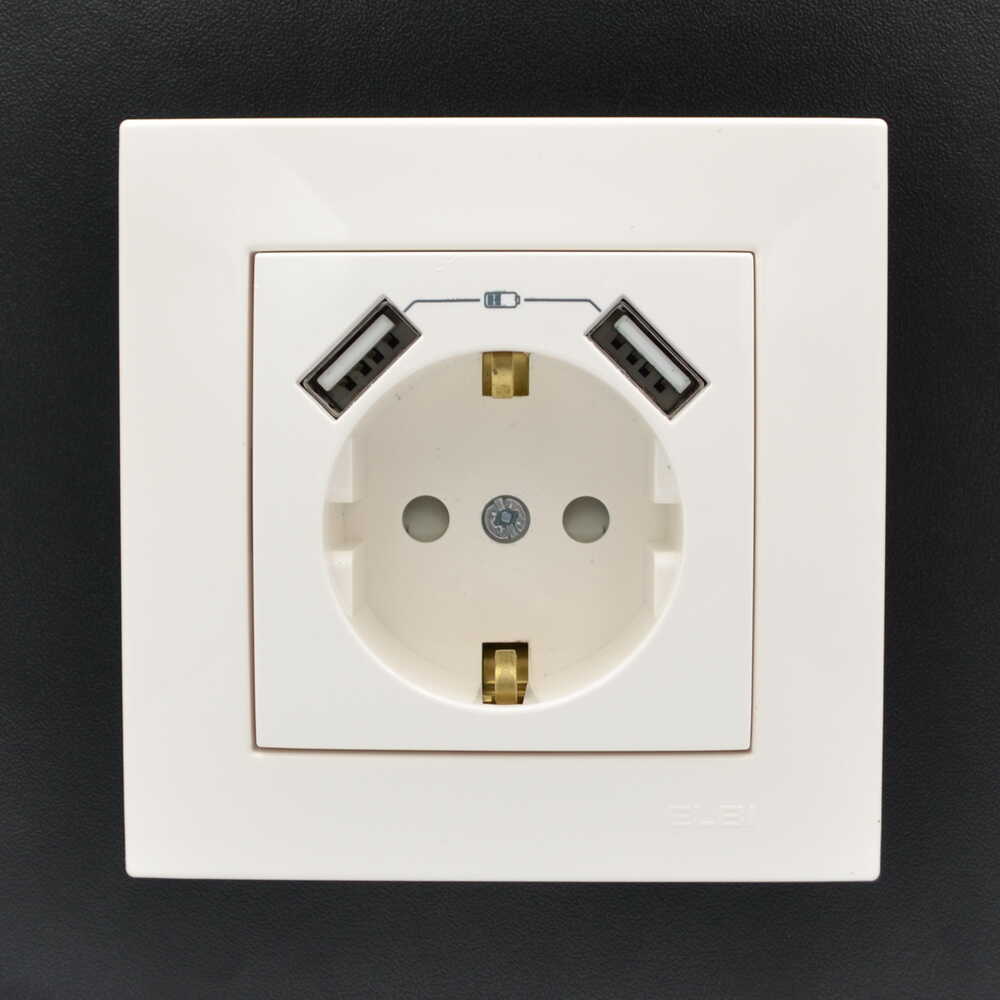 Розетка ZENA ELBI біла 1-на з заземленням + 2USB без рамки ( 609-010200-317 ) Розетка ZENA ELBI біла 1-на з заземленням + 2USB без рамки ( 609-010200-317 )